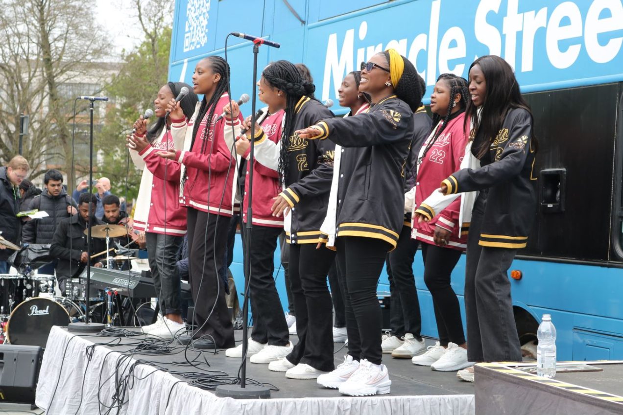 Churches in Southampton Come Together for Huge Outdoor Service